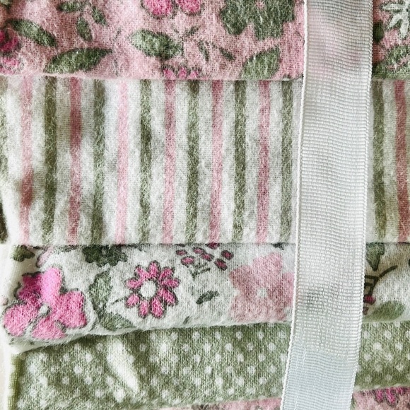 Laura Ashley 4 pack baby receiving blankets - Picture 10 of 10